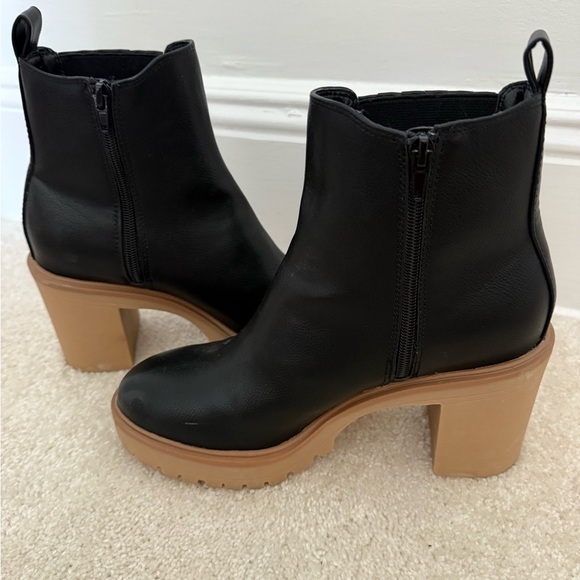 Dolce Vita Black Leather Ankle Boots with Tan Sole - Picture 1 of 9